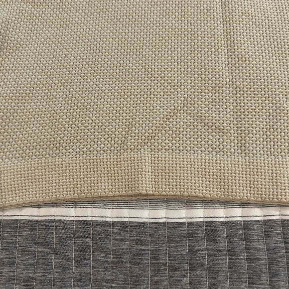 Lululemon Athletica Beige Textured Top - Picture 2 of 6